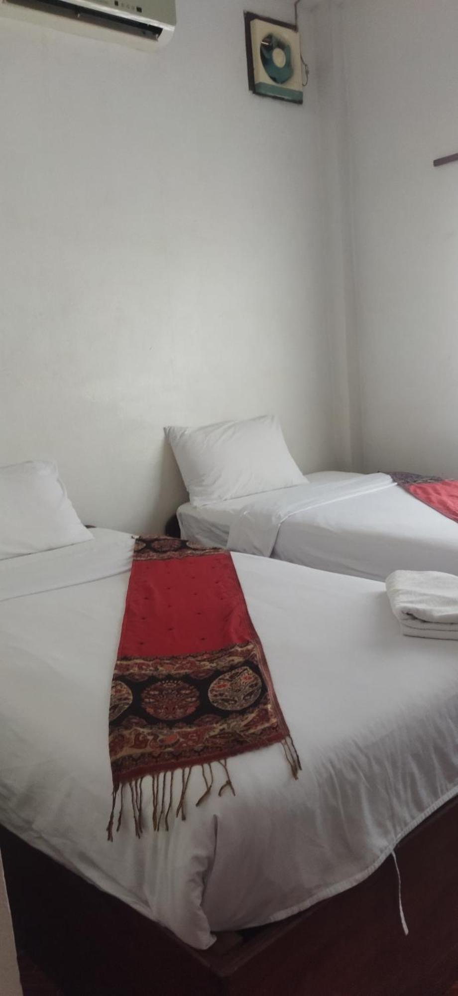 Syvongsack Guesthouse Muang Pakbèng エクステリア 写真