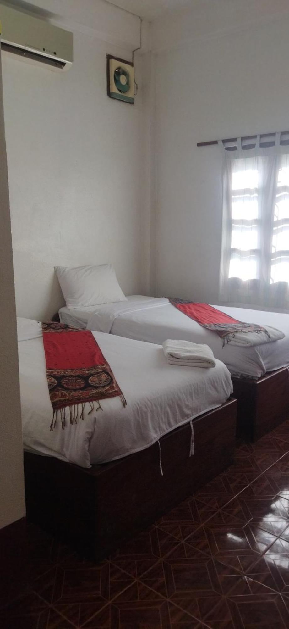 Syvongsack Guesthouse Muang Pakbèng エクステリア 写真