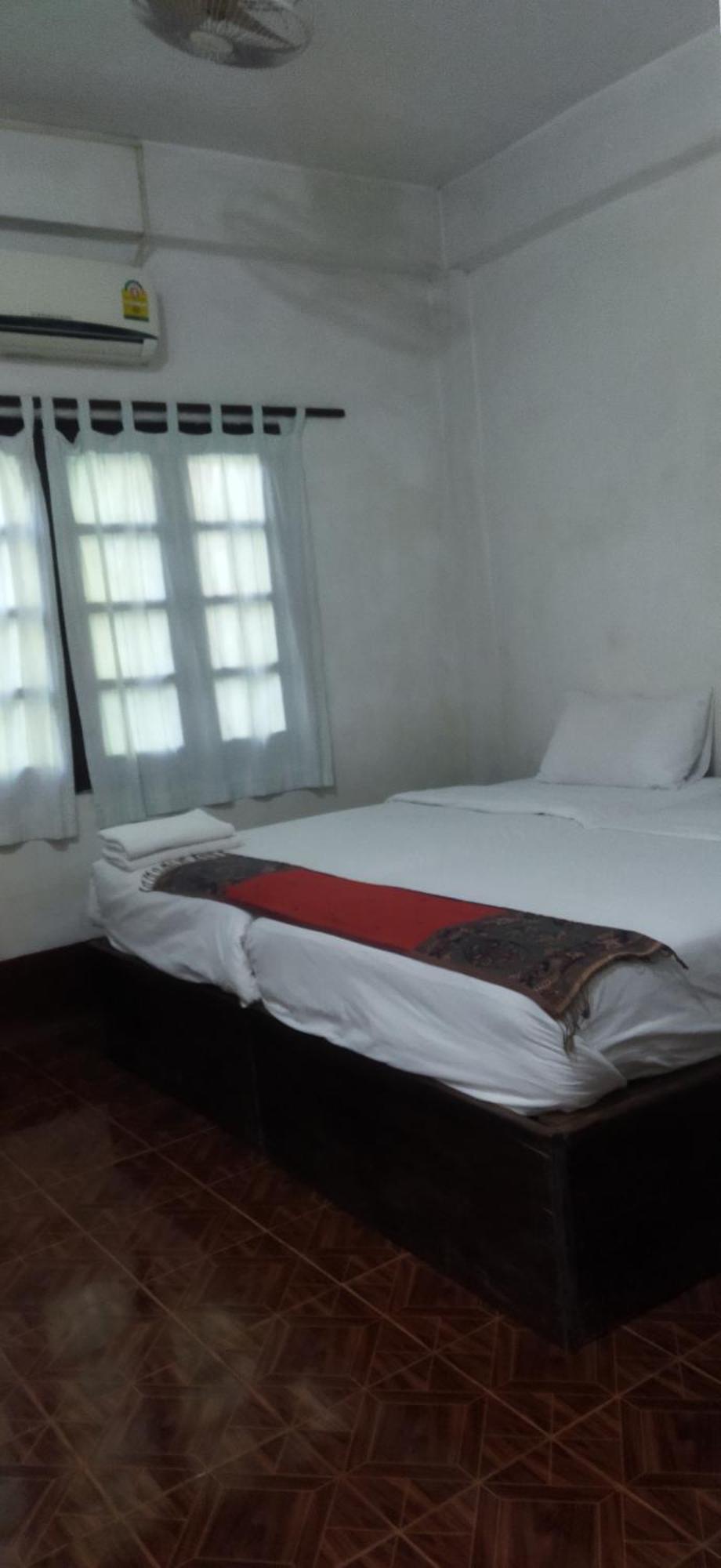 Syvongsack Guesthouse Muang Pakbèng エクステリア 写真